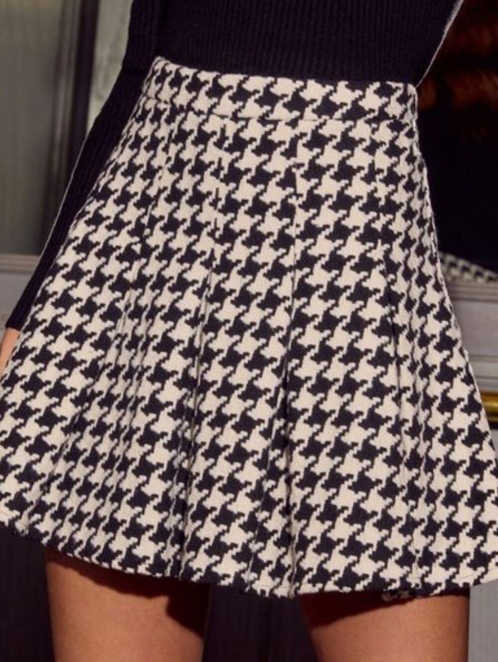 Max Studio Houndstooth Mini Skirt Size Large!